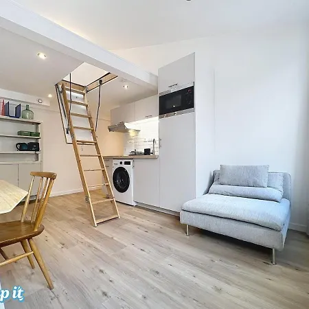 Apartment Calm & Cozy Flat Flowered Alley Sleeps 4 Paris