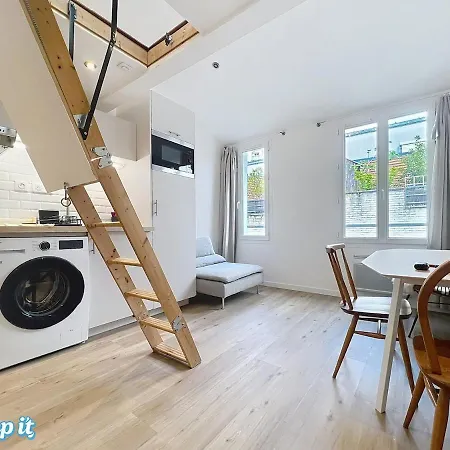 Calm & Cozy Flat Flowered Alley Sleeps 4 *