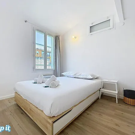 Calm & Cozy Flat Flowered Alley Sleeps 4 Apartment *